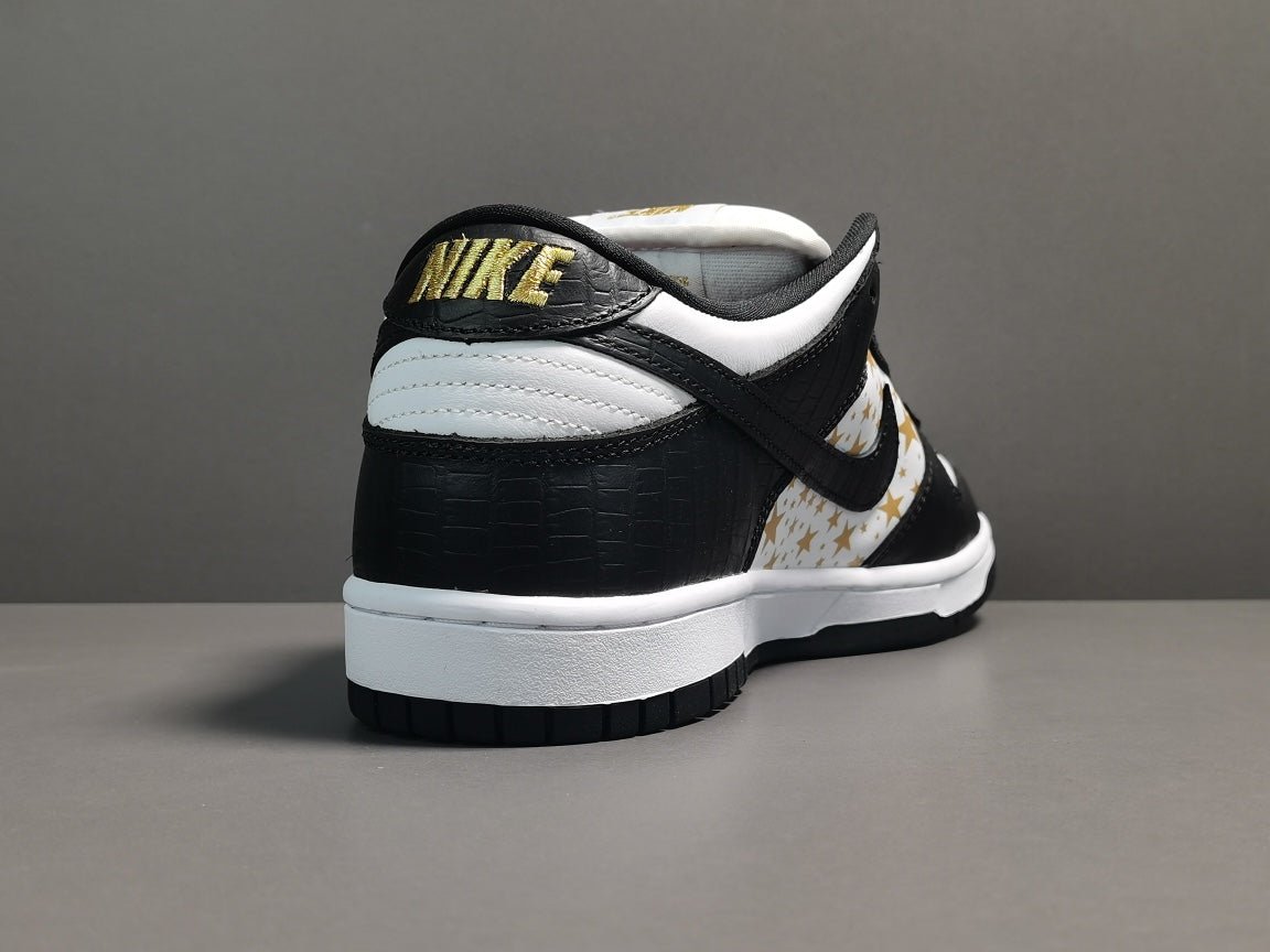 nike sb dunk x S*p*e stars black