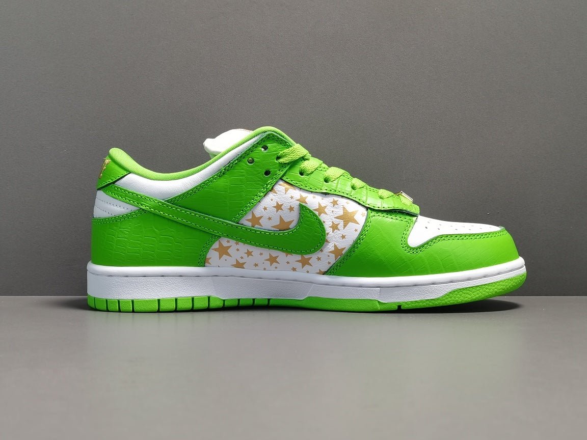 nike sb dunk x S*p*e stars mean green