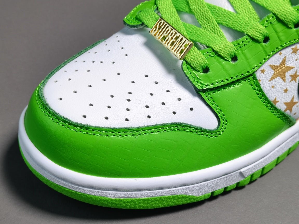 nike sb dunk x S*p*e stars mean green