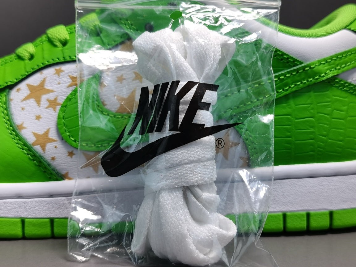 nike sb dunk x S*p*e stars mean green